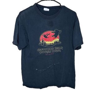 VTG 2001 Alaska “Grouching Bear Hidden Hiker” Shirt Size M